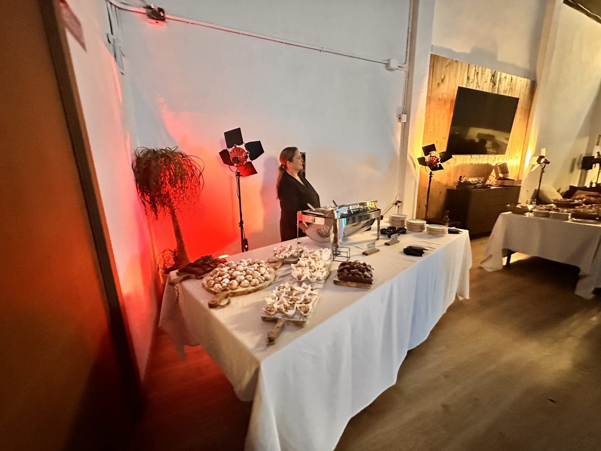 Servicio de catering nocturno en la sala